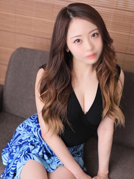 椿ひな
